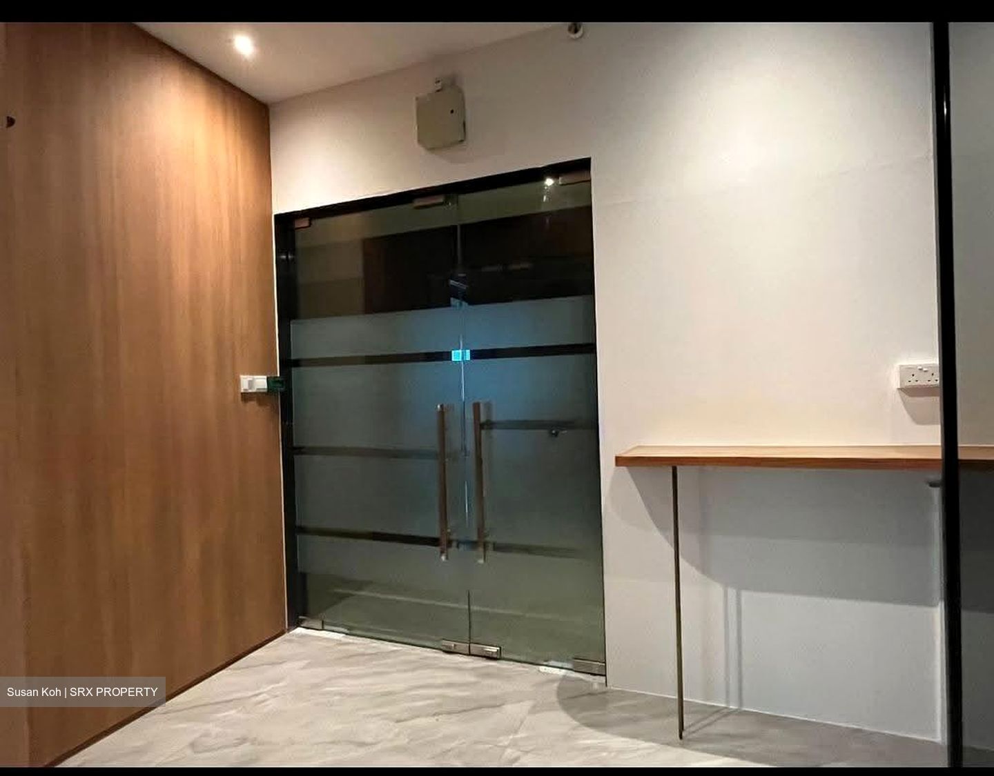 Sbf Center (D1), Office #613764181